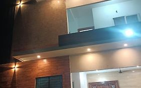 Mani Kasthuri Illam